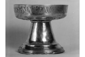 Tudor silver cup made in 1518/19.