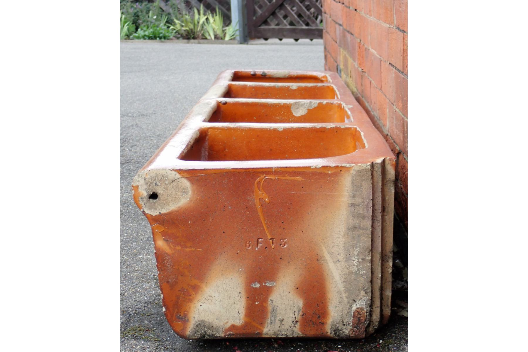 Trough end showing the four divisions