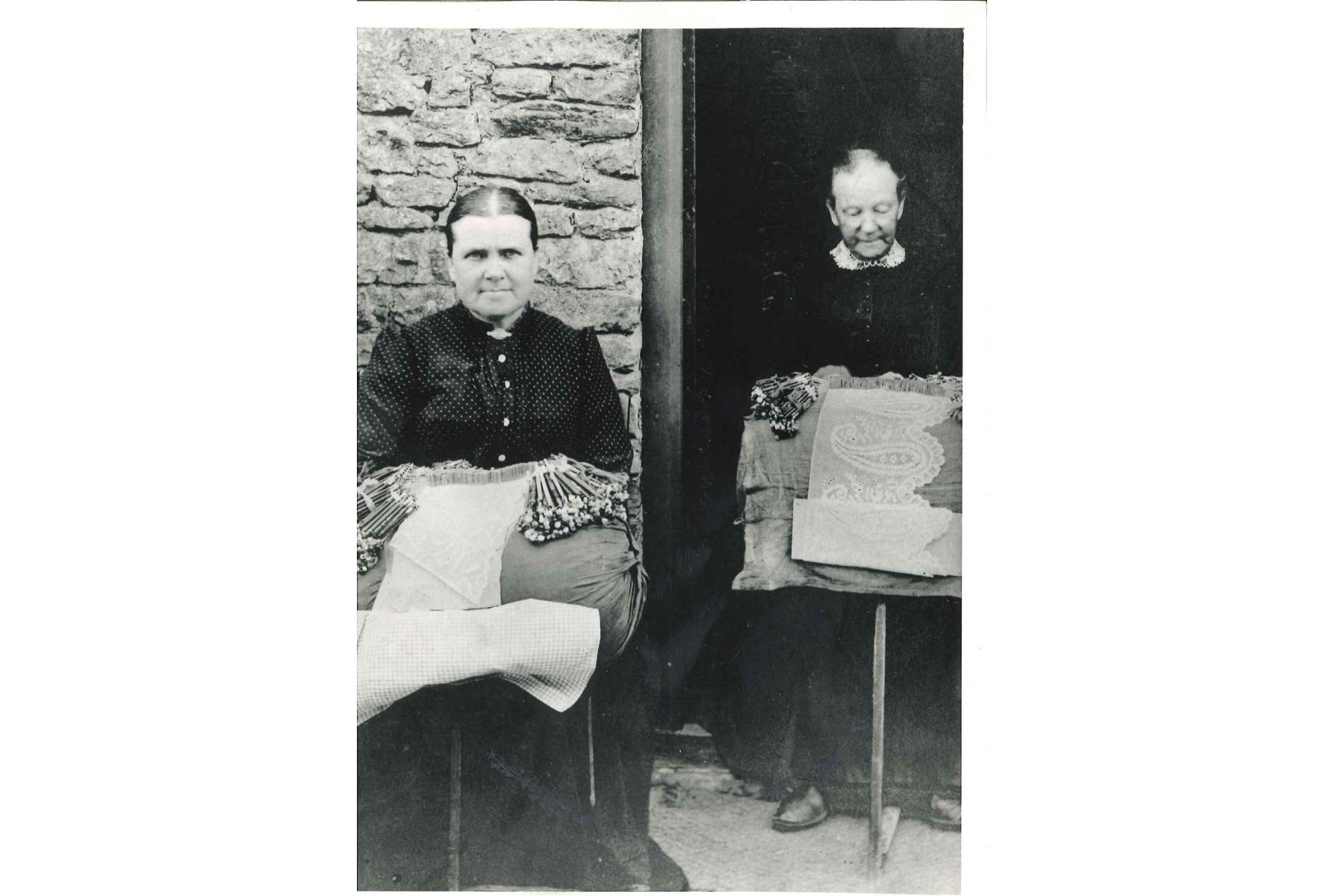 Lace makers Ann Atkins and Betsey Gibbons (right) at work in Paulerspury